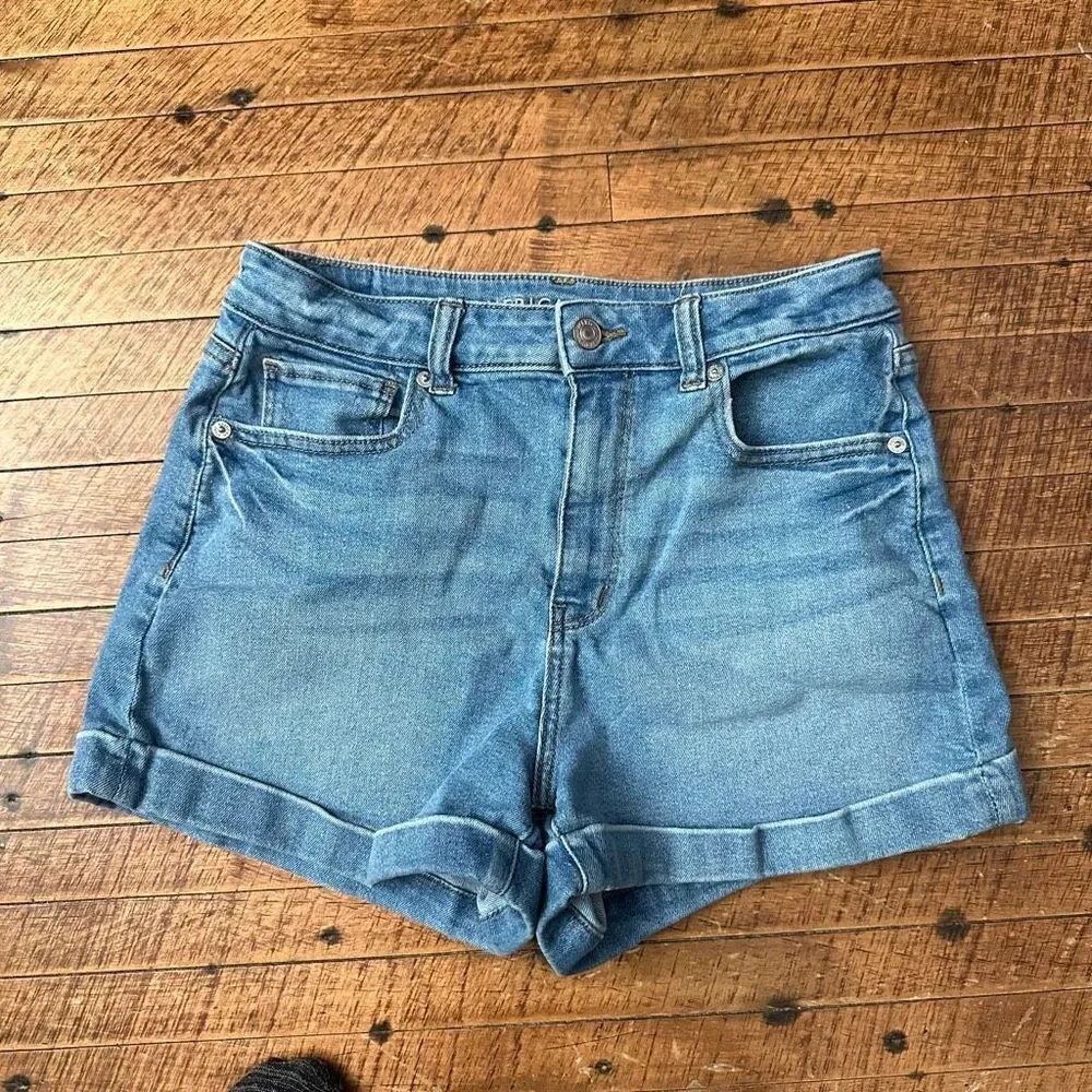 American Eagle cuffed distressed denim sz 4 mom shorts